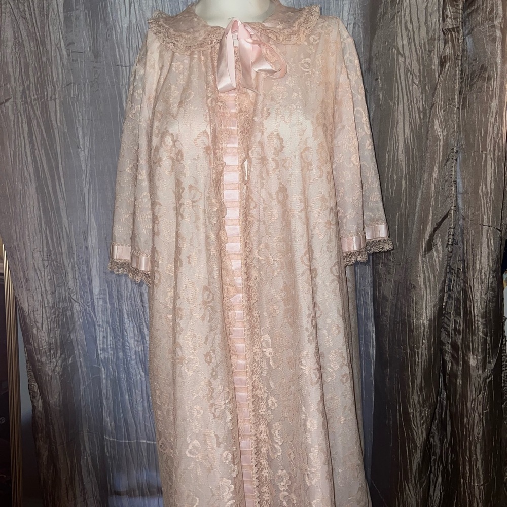 Odette Barsa 1960 Vintage lace nightgown